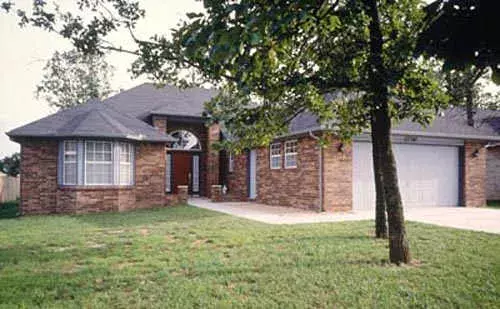 Traditional house plans 3-153 - front exterior, 1,704 sq ft, 3 bed, 2 bath house plans | Monster House Plans