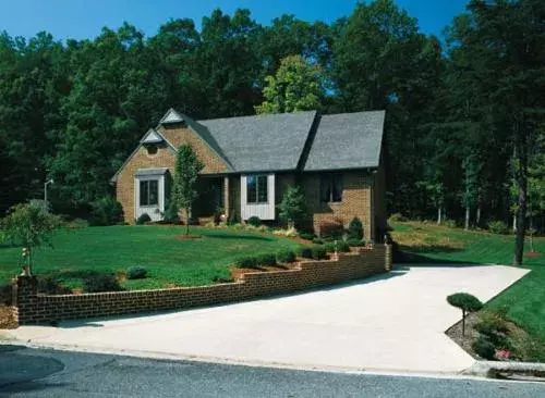Traditional house plans 46-202 - front exterior, 2,411 sq ft, 4 bed, 3 bath house plans | Monster House Plans