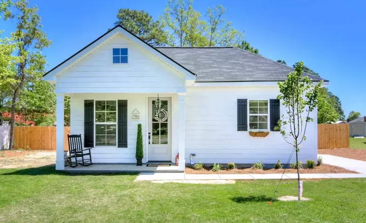 Country house plans 49-198 - front exterior, 1,320 sq ft, 3 bed, 2 bath house plans | Monster House Plans