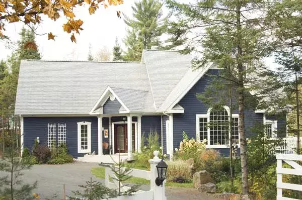 Country house plans 5-275 - front exterior, 1,969 sq ft, 3 bed, 2 bath house plans | Monster House Plans