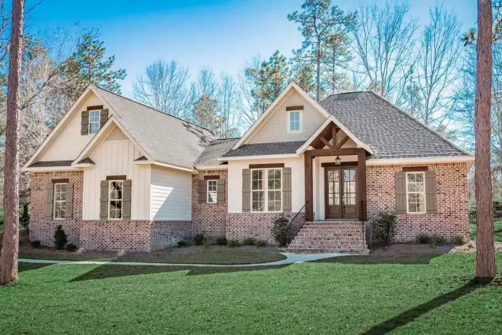 Southern house plans 50-278 - front exterior, 2,239 sq ft, 3 bed, 2 bath house plans | Monster House Plans