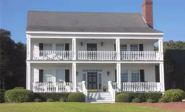 Southern Colonial house plans 57-299 - front exterior, 2,044 sq ft, 3 bed, 2 bath house plans | Monster House Plans