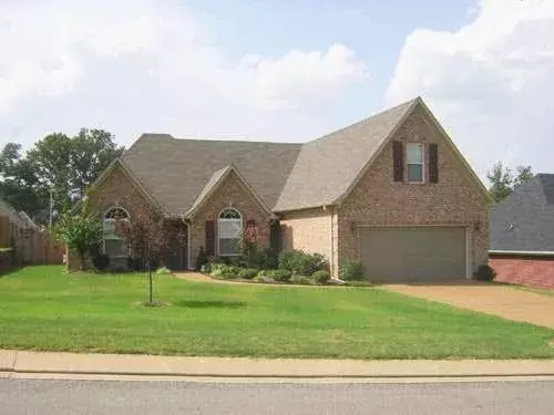 Traditional house plans 6-1377 - front exterior, 1,655 sq ft, 3 bed, 2 bath house plans | Monster House Plans