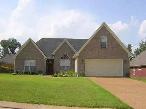 Traditional house plans 6-1379 - front exterior, 1,932 sq ft, 3 bed, 2 bath house plans | Monster House Plans