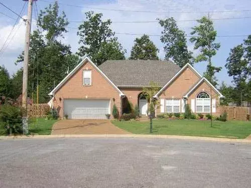 Traditional house plans 6-1390 - front exterior, 1,619 sq ft, 3 bed, 2 bath house plans | Monster House Plans