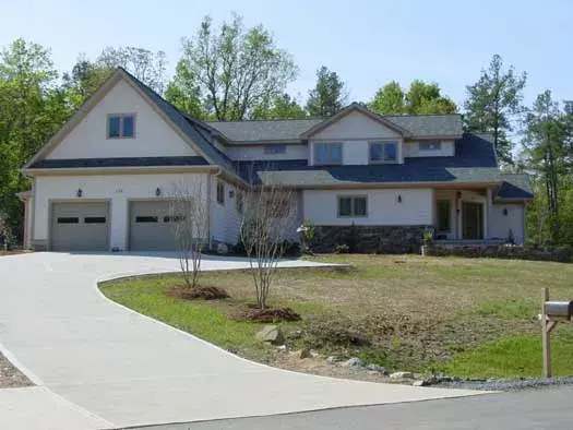 Traditional house plans 70-114 - front exterior, 3,210 sq ft, 4 bed, 3 bath house plans | Monster House Plans