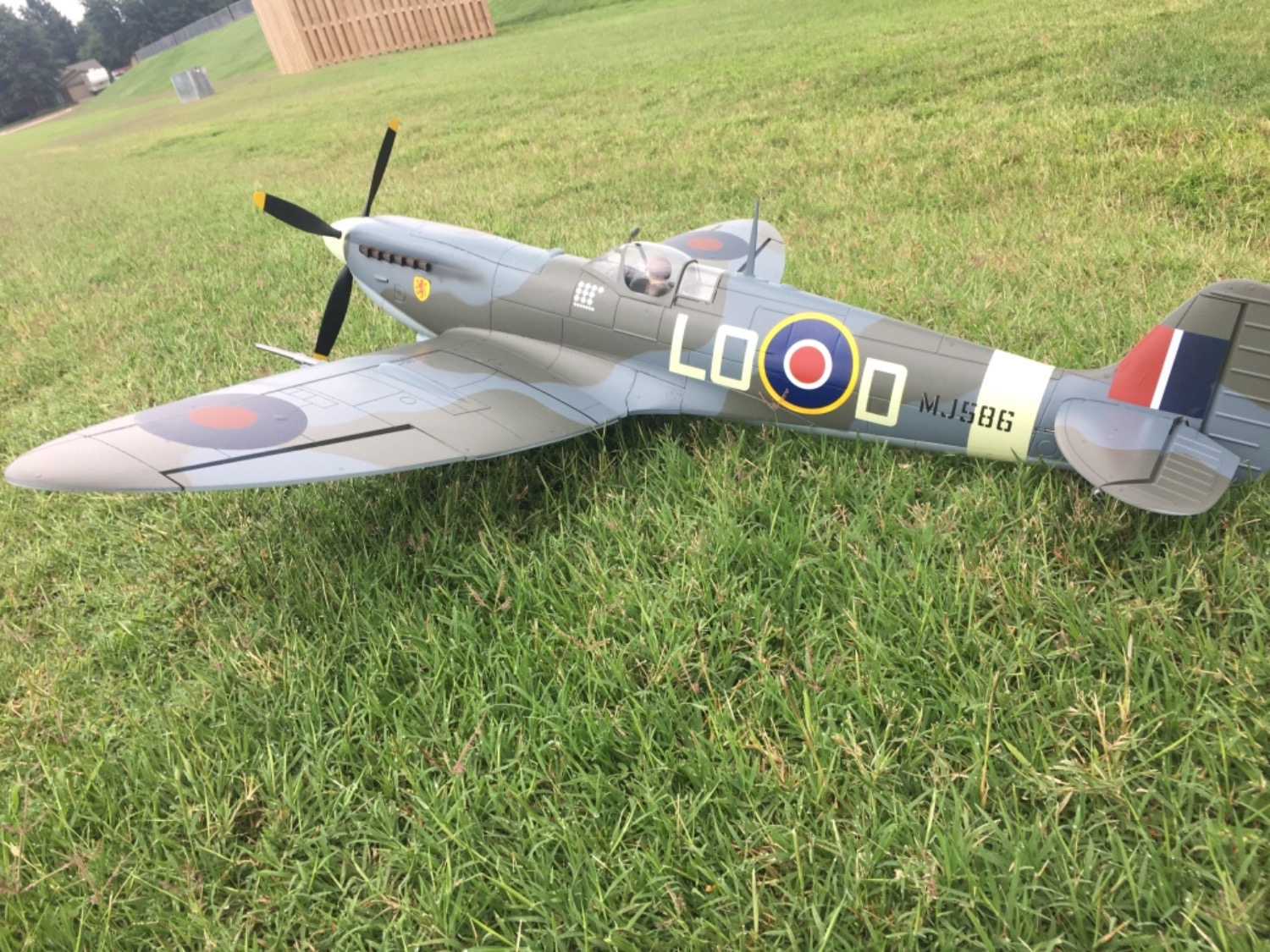 FlightLine Spitfire Mk.IX 1200mm (47") Wingspan PNP FLW203P Motion RC