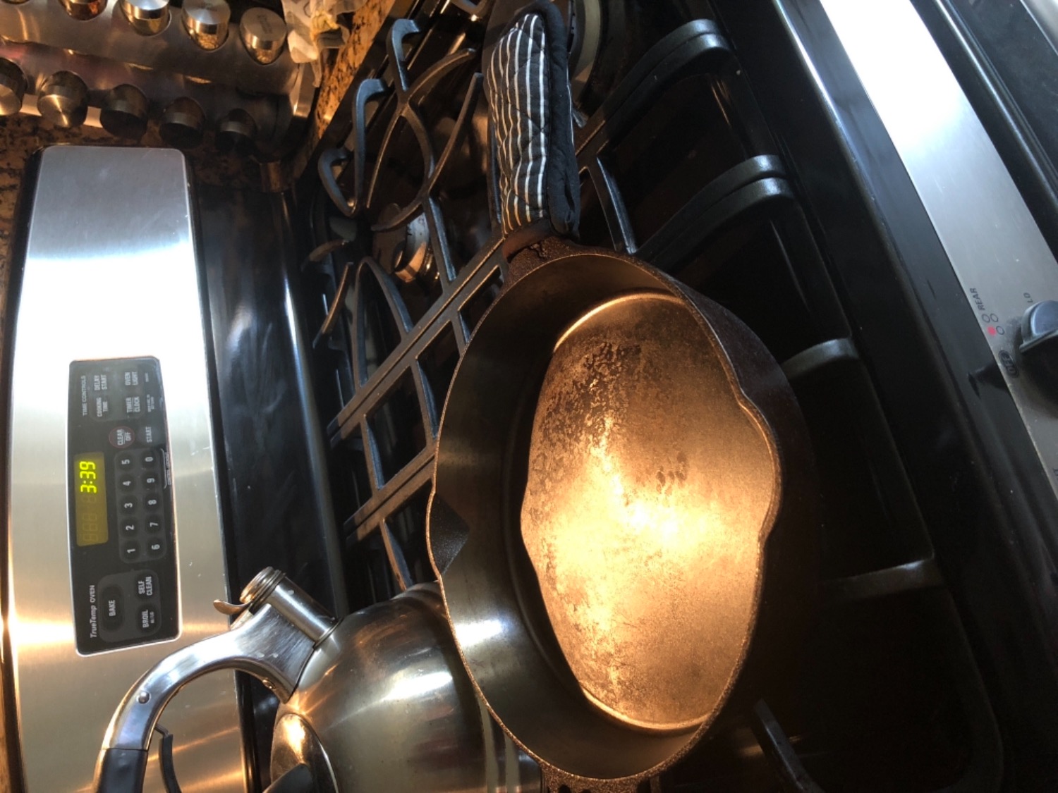 Barebones Kitchen Cast Iron Skillet Review Barebones Kitchen Cast Iron Skillet Review