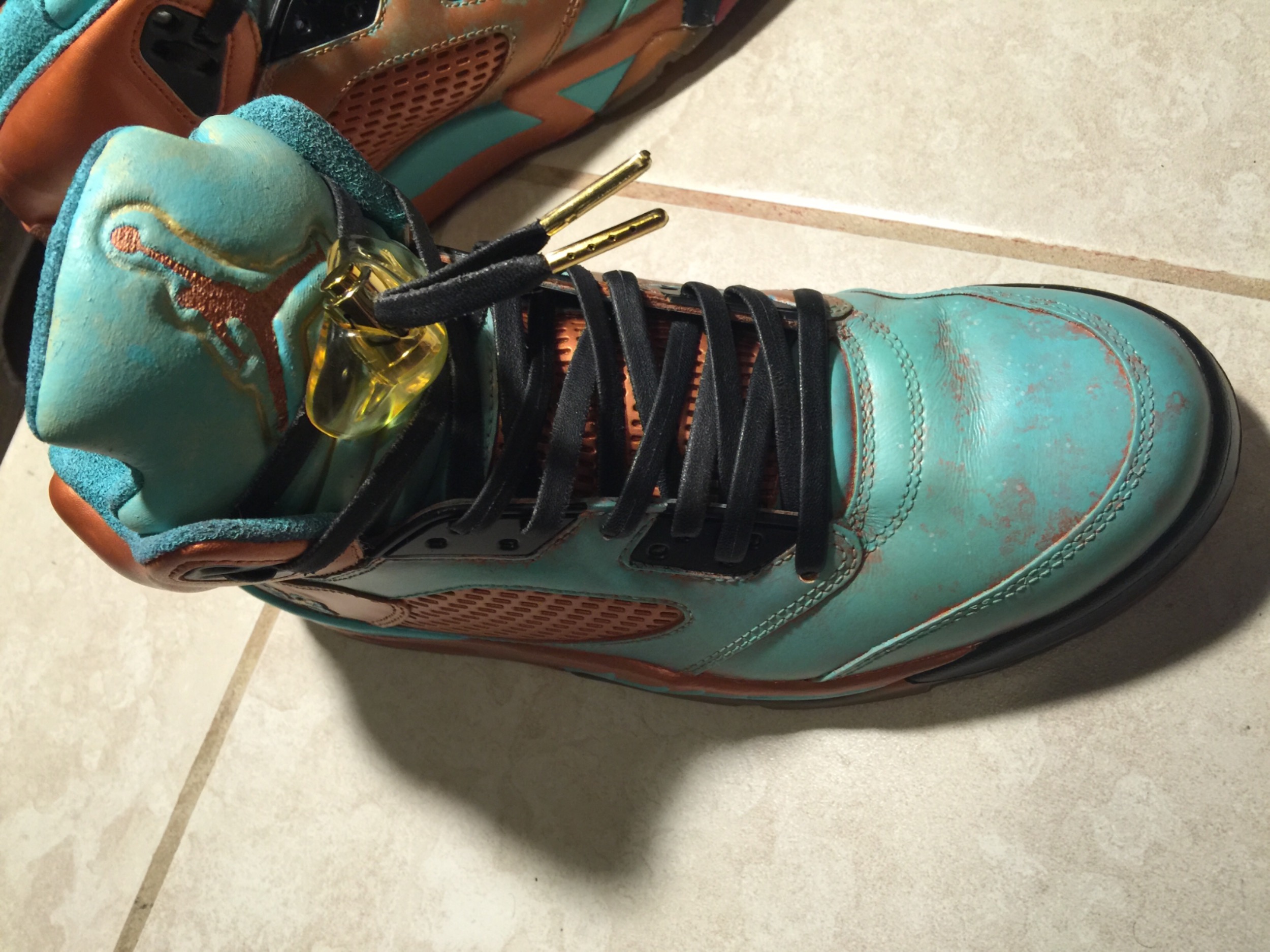 sneaker paint angelus