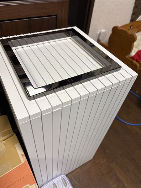 【美品】使用1ヶ月、ZitA SQUARE ホワイト ZitA SQUARE ホワイト zita-sq11 自動開閉ゴミ箱 Makuakeにて