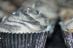 Destinee verified customer review of NEW! Edible Food Grade Silver Tinker Dust Edible Glitter 4g | Bakell