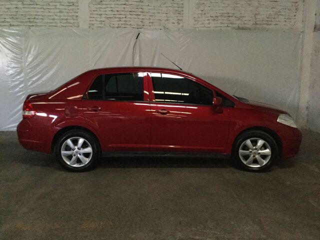 Nissan tiida 2016