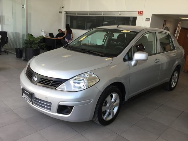 Nissan tiida 2014