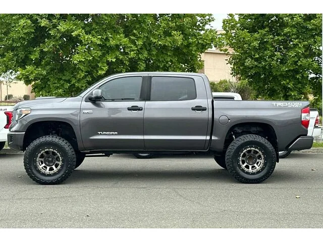 SEMINUEVOS TOYOTA Tundra a Estados en autogozo