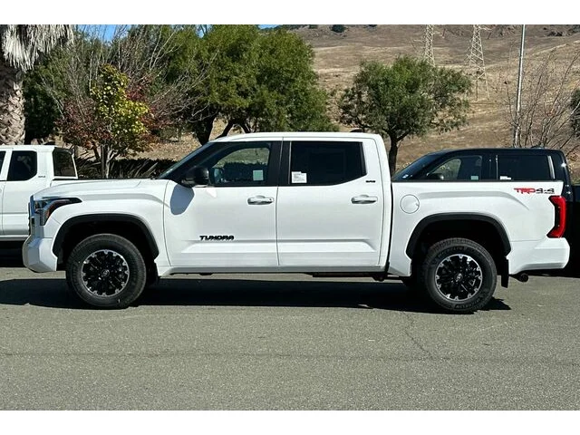 Nuevos TOYOTA TUNDRA CREWMAX 4X4 à Estados chez autogozo