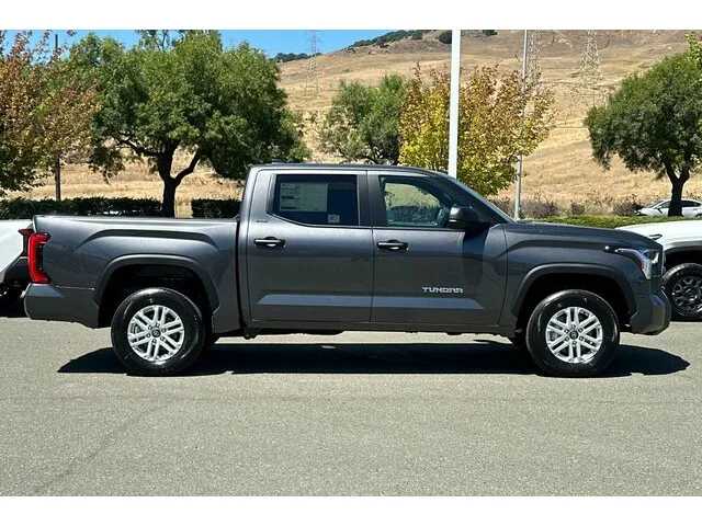Nuevos TOYOTA TUNDRA CREWMAX 4X4 à Estados chez autogozo