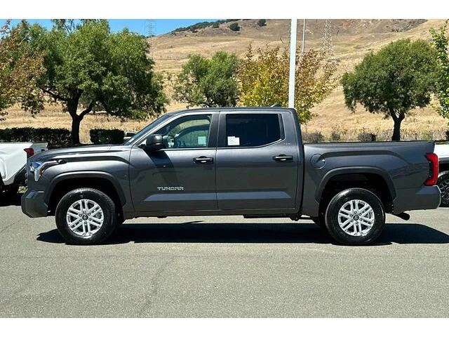 Nuevos TOYOTA TUNDRA CREWMAX 4X4 à Estados chez autogozo