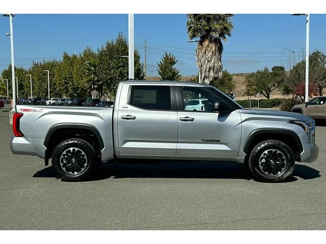Nuevos TOYOTA TUNDRA CREWMAX 4X4 à Estados chez autogozo