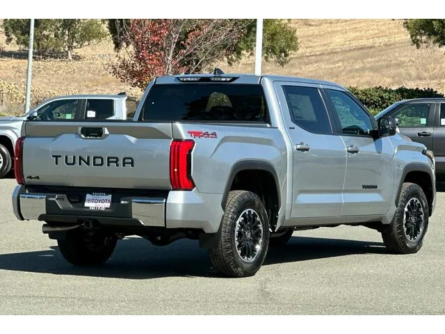 Nuevos TOYOTA TUNDRA CREWMAX 4X4 à Estados chez autogozo