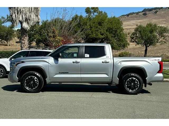 Nuevos TOYOTA TUNDRA CREWMAX 4X4 à Estados chez autogozo
