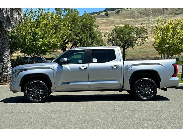 Nuevos TOYOTA TUNDRA CREWMAX 4X4 à Estados chez autogozo