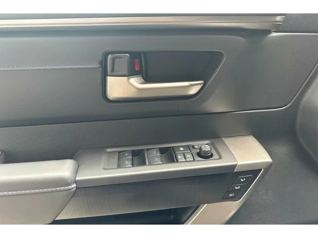 Nuevos TOYOTA SEQUOIA à Estados chez autogozo