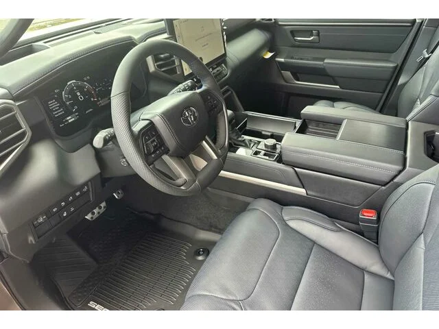 Nuevos TOYOTA SEQUOIA à Estados chez autogozo