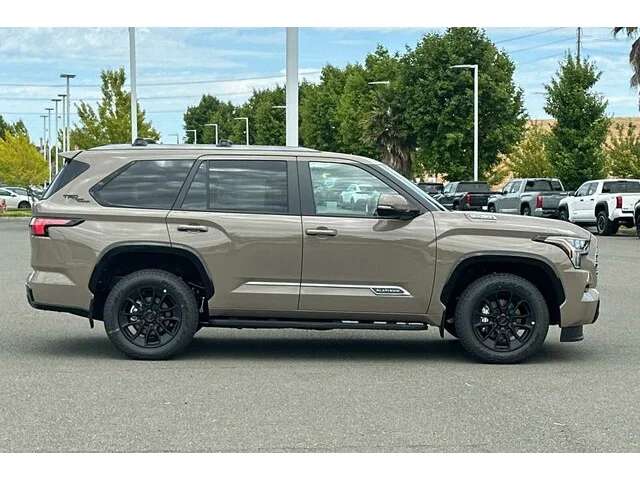 Nuevos TOYOTA SEQUOIA à Estados chez autogozo