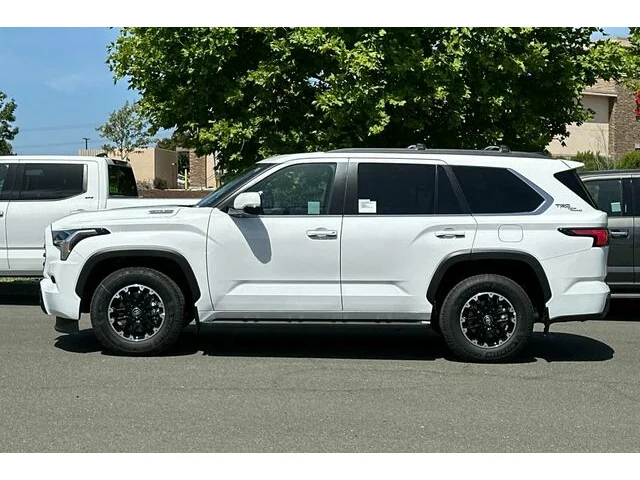 Nuevos TOYOTA SEQUOIA à Estados chez autogozo
