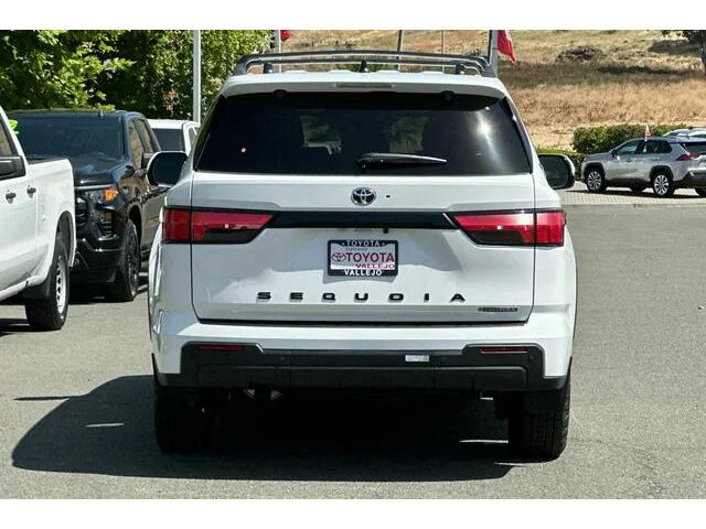 Nuevos TOYOTA SEQUOIA à Estados chez autogozo