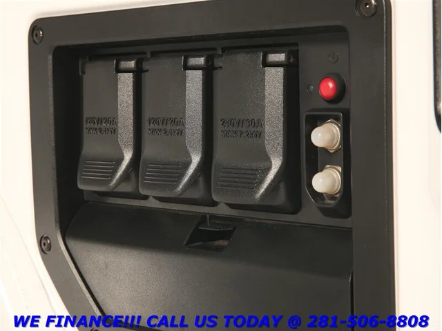 SEMINUEVOS CHEVROLET Silverado EV 2024 AWD CREW NAV ADAPT CRUISE BLIND 15K MLS a Estados en autogozo
