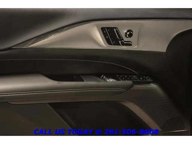 SEMINUEVOS CADILLAC LYRIQ 2024 Tech NAV PANO ADAPT CRUISE BLIND 17K MLS!!! a Estados en autogozo
