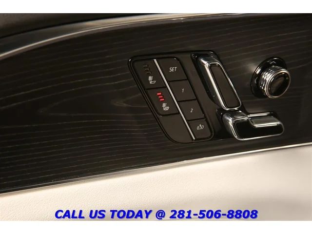 SEMINUEVOS CADILLAC LYRIQ 2024 Luxury AWD NAV PANO ADAPTDRIVE CARPLAY 24K Mi a Estados en autogozo