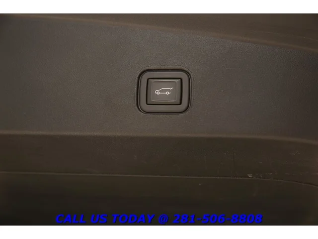 SEMINUEVOS CADILLAC LYRIQ 2024 Luxury AWD NAV PANO ADAPTDRIVE CARPLAY 24K Mi a Estados en autogozo