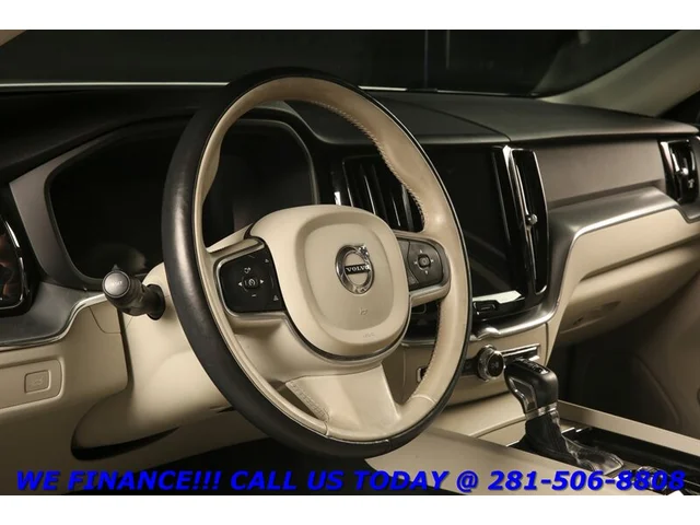 SEMINUEVOS VOLVO XC60 2018 T5 Momentum AWD NAV HUD PANO ADAPT BLIND 63K a Estados en autogozo