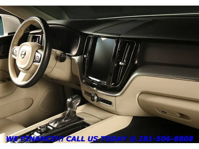 SEMINUEVOS VOLVO XC60 2018 T5 Momentum AWD NAV HUD PANO ADAPT BLIND 63K a Estados en autogozo