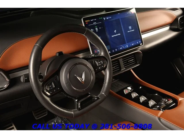 SEMINUEVOS VINFAST VF8 2023 Plus AWD NAV HUD PANO 360 ADAPT BLIND 16K MLS a Estados en autogozo
