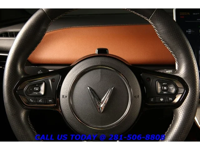 SEMINUEVOS VINFAST VF8 2023 Plus AWD NAV HUD PANO 360 ADAPT BLIND 16K MLS a Estados en autogozo
