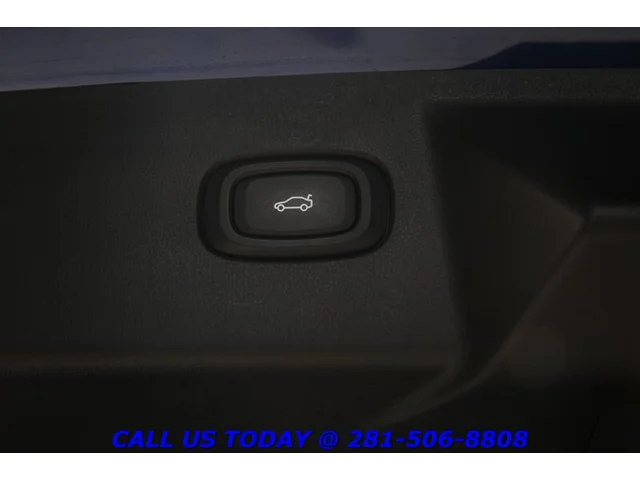 SEMINUEVOS VINFAST VF8 2023 Plus AWD NAV HUD PANO 360 ADAPT BLIND 16K MLS a Estados en autogozo