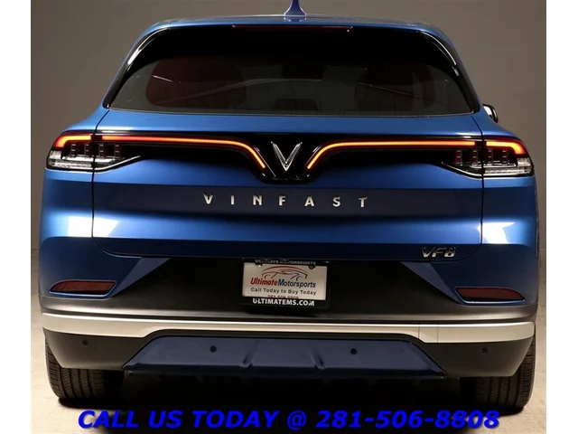 SEMINUEVOS VINFAST VF8 2023 Plus AWD NAV HUD PANO 360 ADAPT BLIND 16K MLS a Estados en autogozo