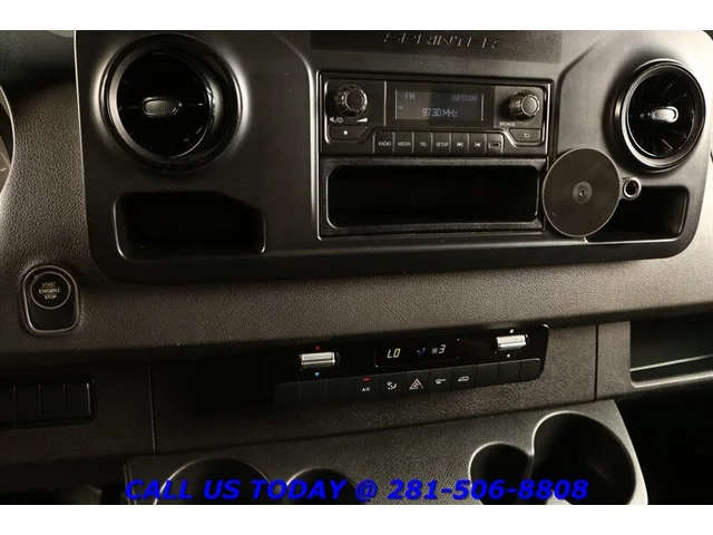 SEMINUEVOS MERCEDES-BENZ Sprinter 2019 2500 DIESEL CARGO VAN HIGH ROOF COMMERCIAL a Estados en autogozo