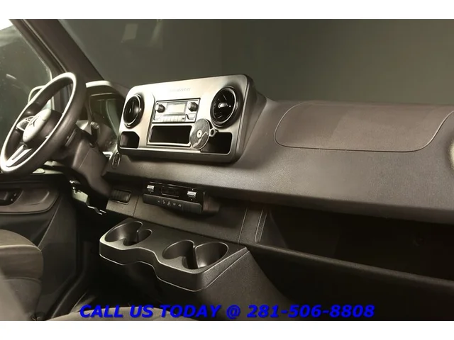 SEMINUEVOS MERCEDES-BENZ Sprinter 2019 2500 DIESEL CARGO VAN HIGH ROOF COMMERCIAL a Estados en autogozo