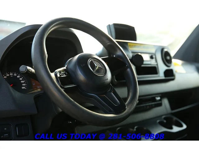 SEMINUEVOS MERCEDES-BENZ Sprinter 2019 2500 DIESEL CARGO VAN HIGH ROOF CAMERA 80K Mi a Estados en autogozo