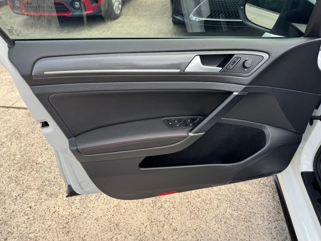 SEMINUEVOS VOLKSWAGEN Golf GTI a Estados en autogozo