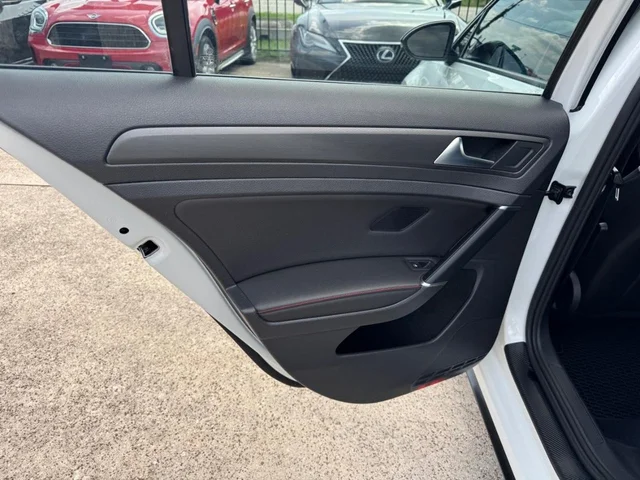 SEMINUEVOS VOLKSWAGEN Golf GTI a Estados en autogozo