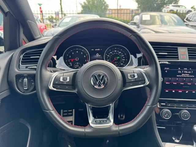 SEMINUEVOS VOLKSWAGEN Golf GTI a Estados en autogozo