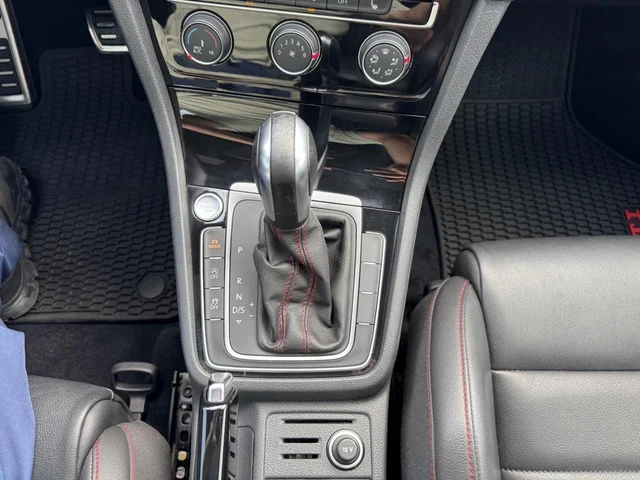 SEMINUEVOS VOLKSWAGEN Golf GTI a Estados en autogozo