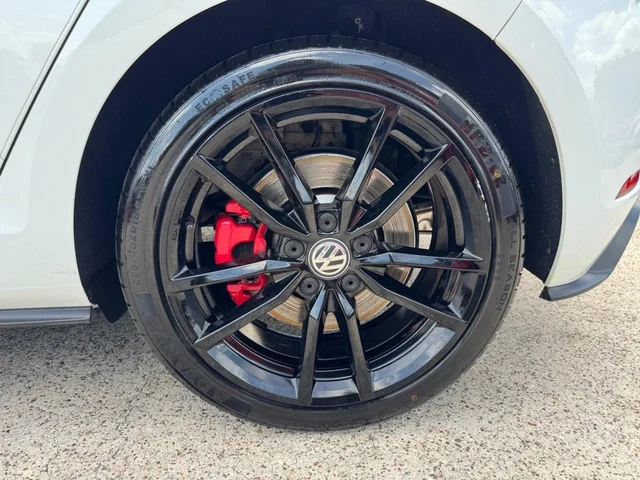 SEMINUEVOS VOLKSWAGEN Golf GTI a Estados en autogozo