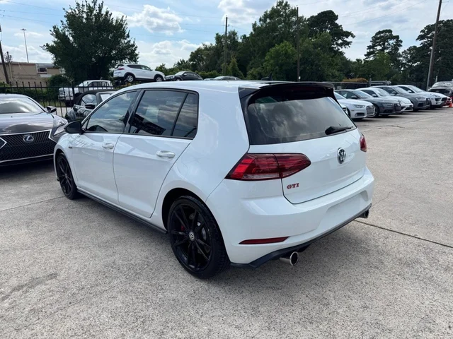 SEMINUEVOS VOLKSWAGEN Golf GTI a Estados en autogozo