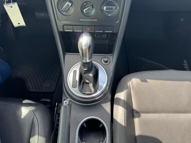 SEMINUEVOS VOLKSWAGEN Beetle Coupe a Estados en autogozo